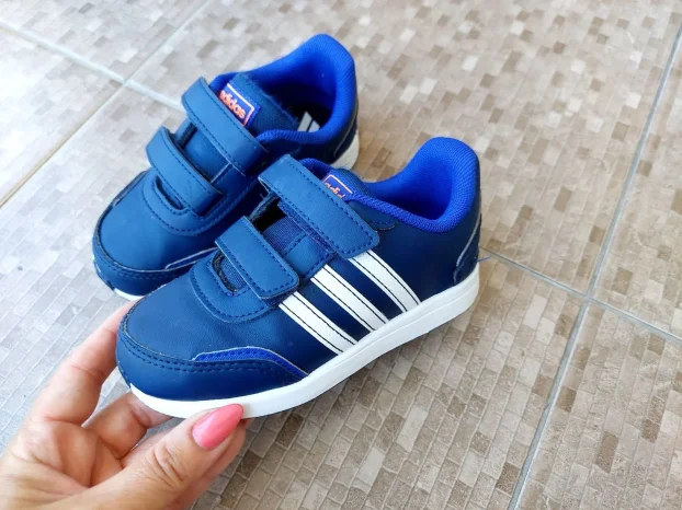 Kao nove Adidas patike za dečaka ili devojčicu broj 25.5