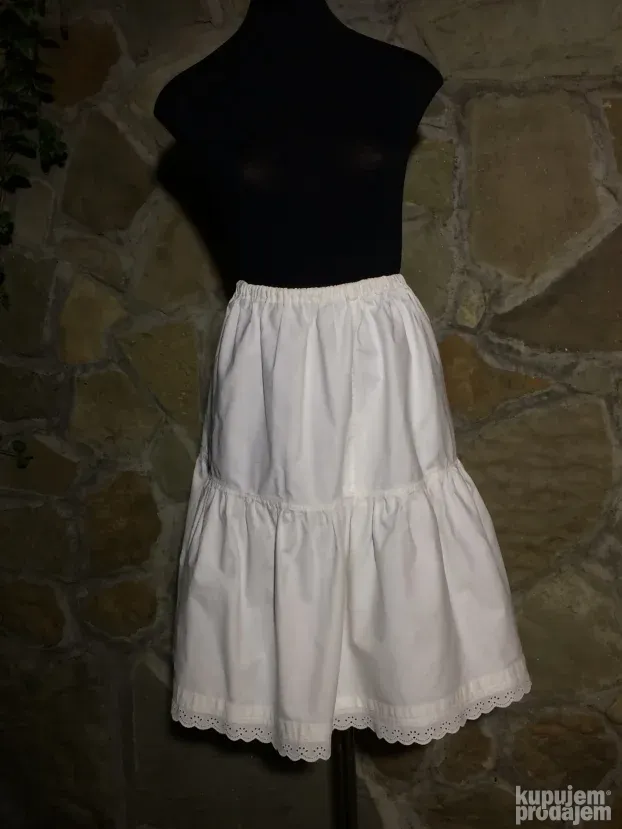 Suknja deo narodne nošnje