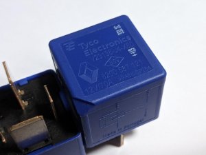 Tyco relej višenamenski 12V 70A 4 pina- Renault