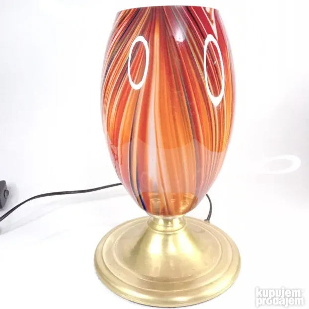 Stara stona lampa