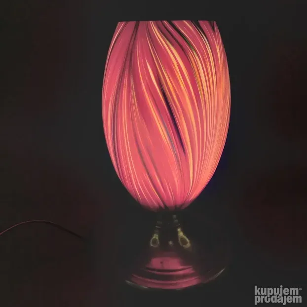 Stara stona lampa