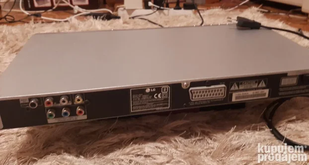 Prodajem  DVD LG