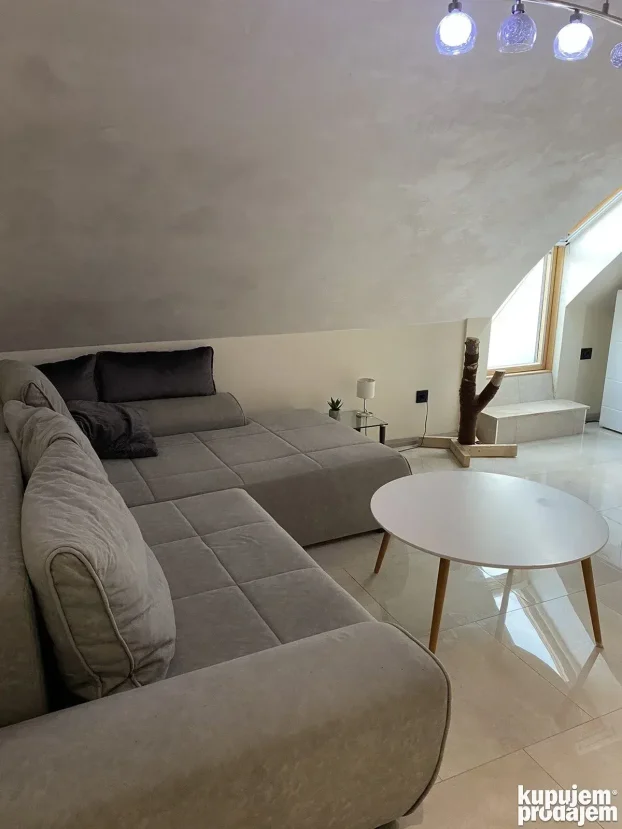 Janka čmelika 10, Nova Detelinara, 0.5 garsonjera, 65 m²