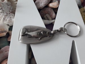 Otvarac za flase pecaroski,smudj privezak za kljuceve,riba