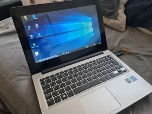 Medion E2002 netbook 11.6 incha  touch screen