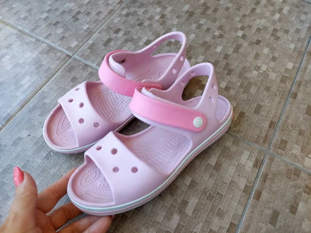 Ocuvane crocs sandale oznaka j2