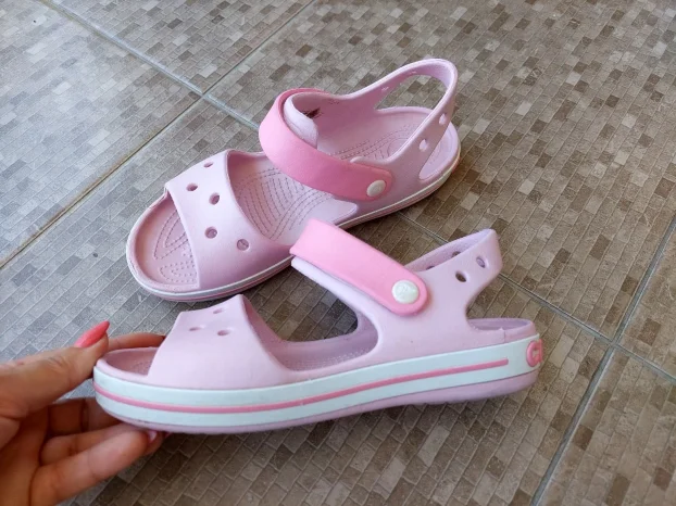 Ocuvane crocs sandale oznaka j2