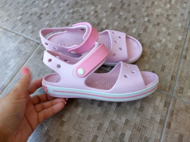 Ocuvane crocs sandale oznaka j2