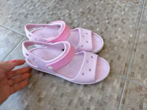 Ocuvane crocs sandale oznaka j2
