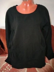 ženski crni duks XL ne korišćeno