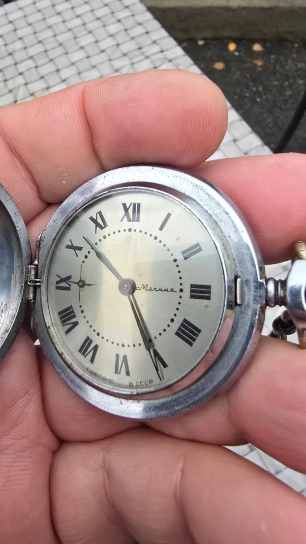 MOLNIA br.3 - kvalitetan i lep, ruski mehančki džepni sat