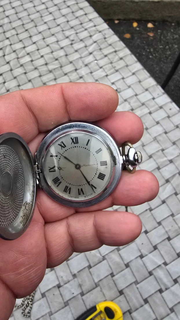 MOLNIA br.3 - kvalitetan i lep, ruski mehančki džepni sat