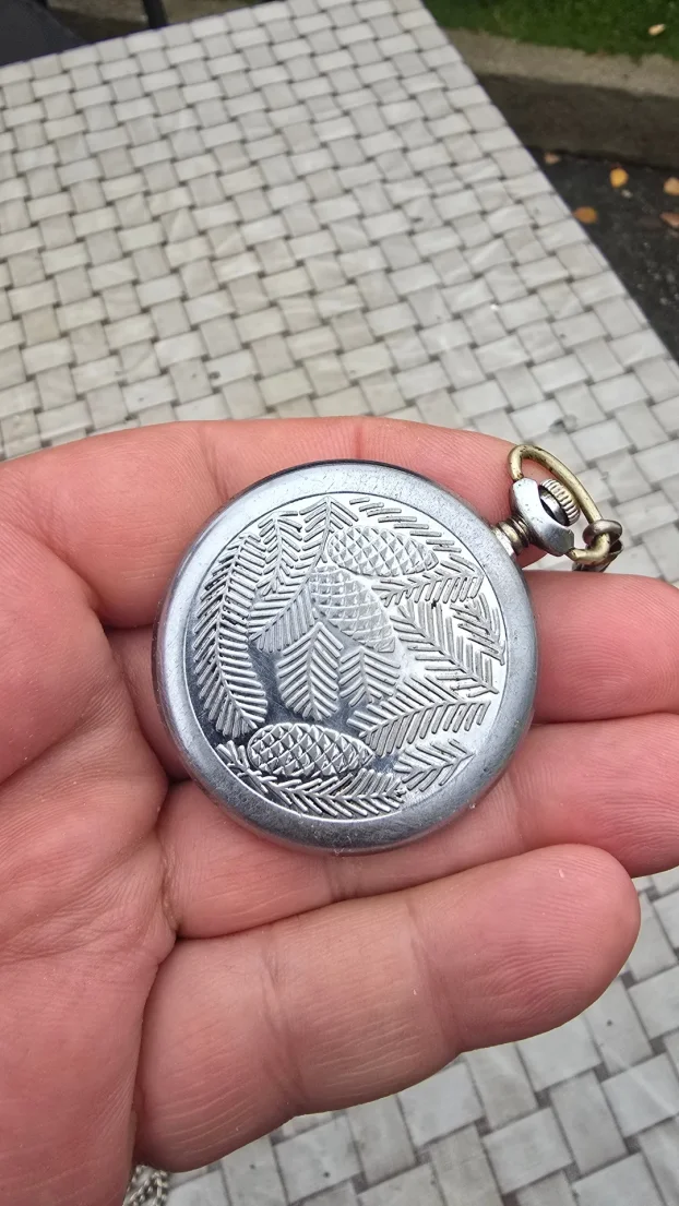 MOLNIA br.3 - kvalitetan i lep, ruski mehančki džepni sat