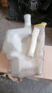 Renault laguna 2 posuda za tečnost vetrobrana