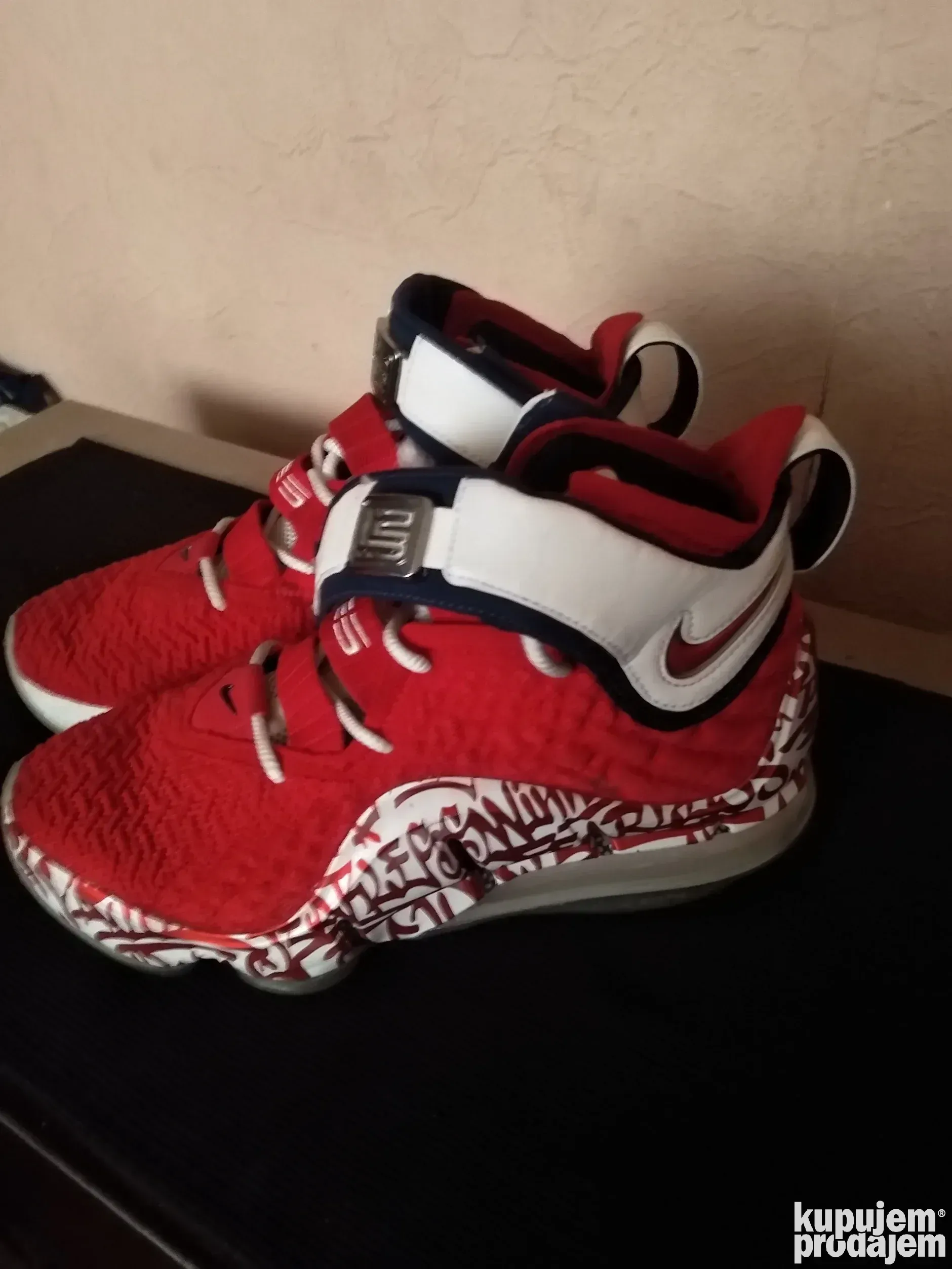 Nike LeBron 17 Red Remix Graffiti-Snizeno - KupujemProdajem
