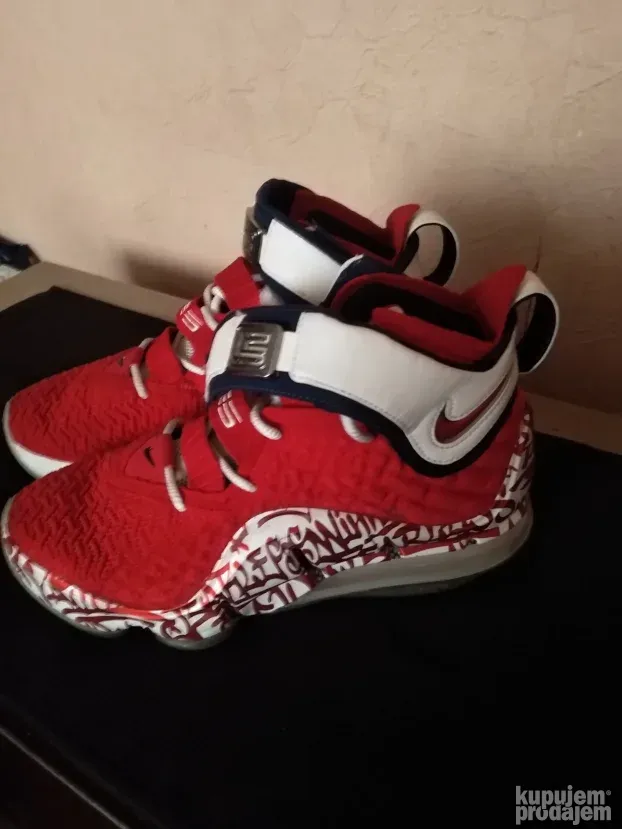 Nike LeBron 17 Red Remix Graffiti-Snizeno - KupujemProdajem