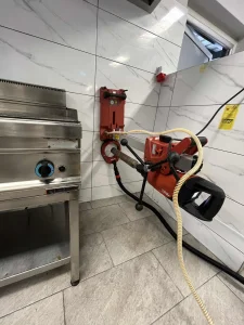 Bušenje betona–rupe za ventilaciju,instalacije