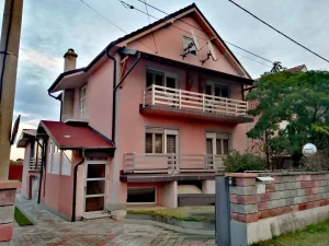 Nikole Stanojevića, Lazarevac, 5+ petosobna, 480 m²