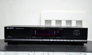 X4-TECH EQ-1000 - TOP stanje -