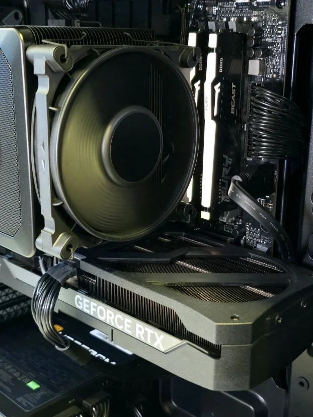 Ryzen 7800X3D RTX 5070TI B650 64GB 3TB - SM095PC