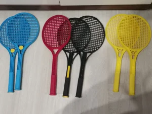 plasticni reket