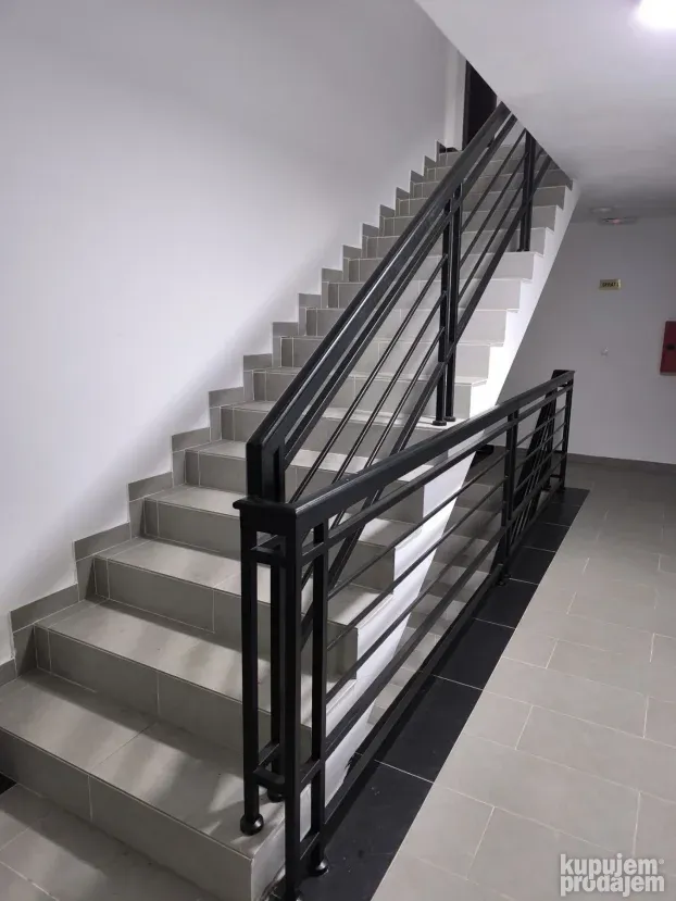 Prodajem jednoiposoban stan na Zlatiboru