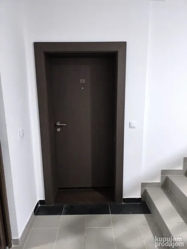 Prodajem jednoiposoban stan na Zlatiboru