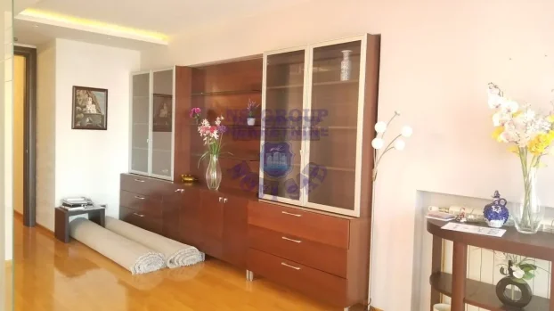Š-452175, Opština Novi Sad, 4.0 četvorosoban, 202 m²