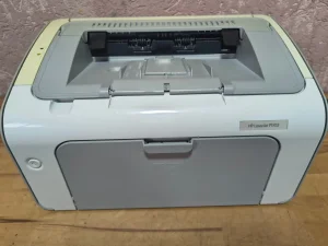 Laserski štampač Hp P1102 + Nov toner + Svega 8200 kopija