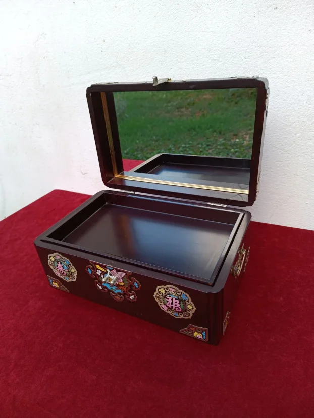 Velika kineska drvena kutija za nakit