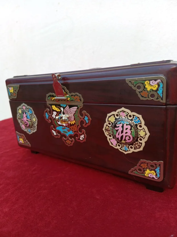 Velika kineska drvena kutija za nakit