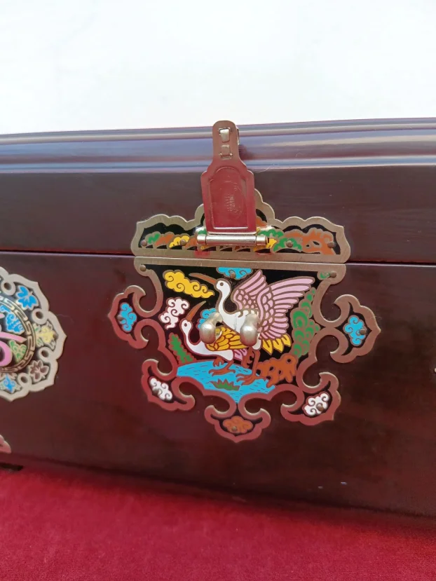 Velika kineska drvena kutija za nakit