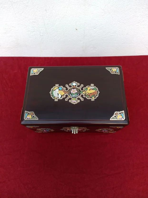 Velika kineska drvena kutija za nakit