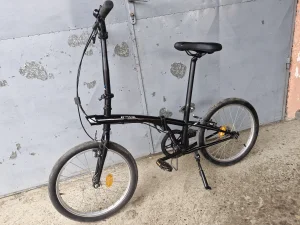 Poni kao nov samo 99e akcika je bas ocuvan uvoz Svajcarska