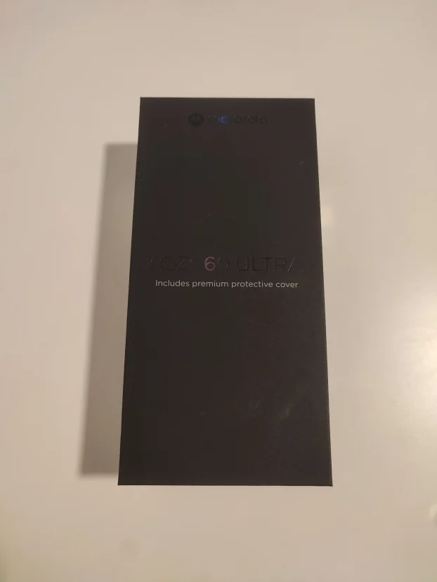 Motorola Razr 60 Ultra 16GB / 512GB Red PERFEKTAN NOV 4 CIKL