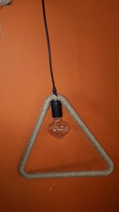 Luster visilica trougao kanap