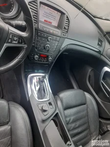 Opel Insignija sedista sa stranicama