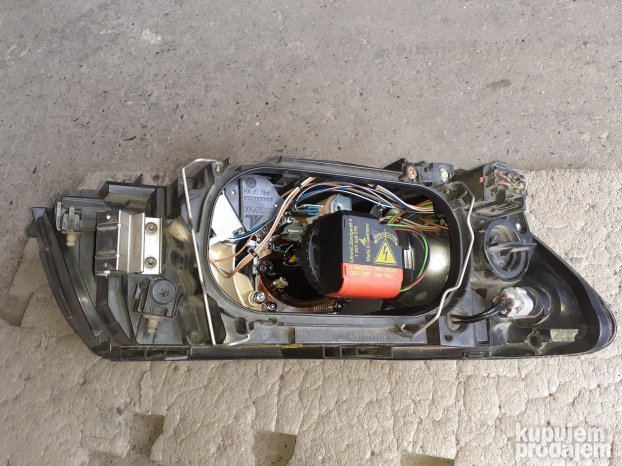 Volvo S40 II far levi ksenon