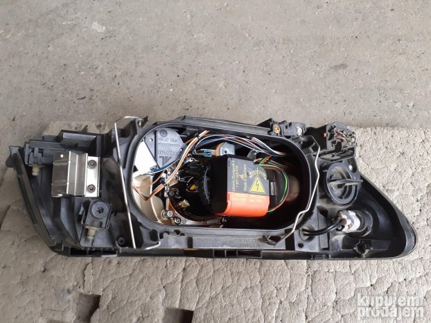 Volvo S40 II far levi ksenon