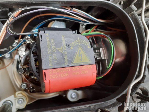 Volvo S40 II far levi ksenon