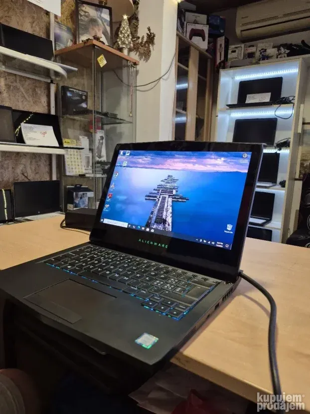 Alienware 13.3/i7 7700HQ/32gb/512ssd/2k touchscreen/1060 6gb