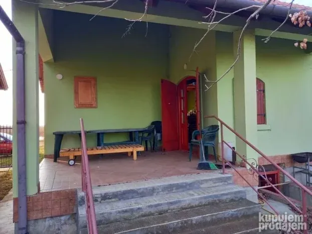 Vikendica u Čurugu, 90m2!