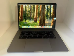 MacBook Pro 15” A1990 (2018) i7 6-Core / 16GB / 256GB / 555X
