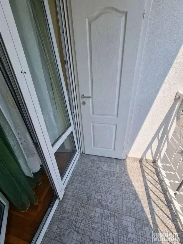 Nova Detelinara, garsonjera, 25m2