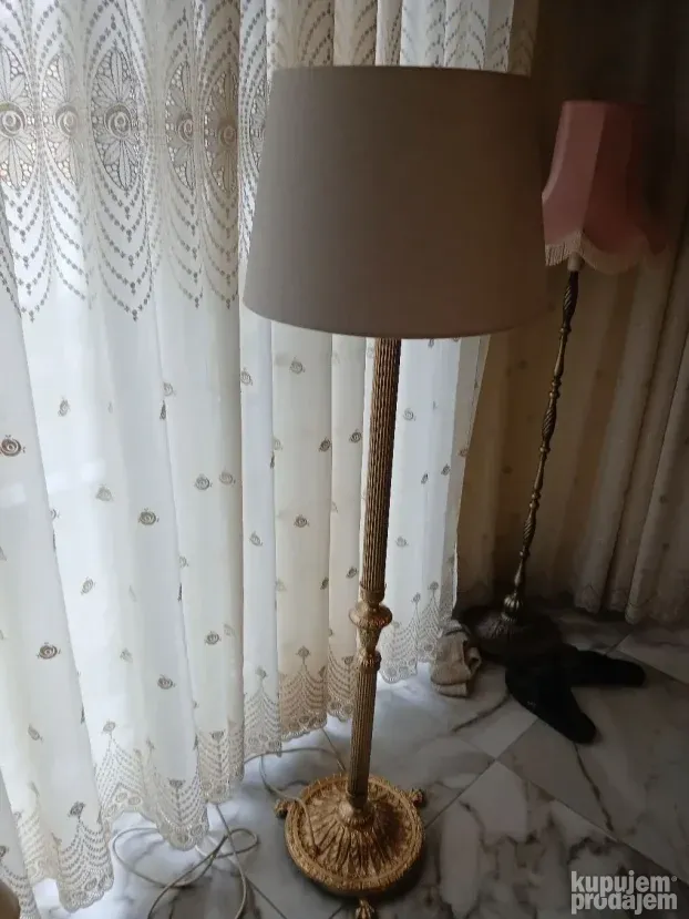Podna lampa