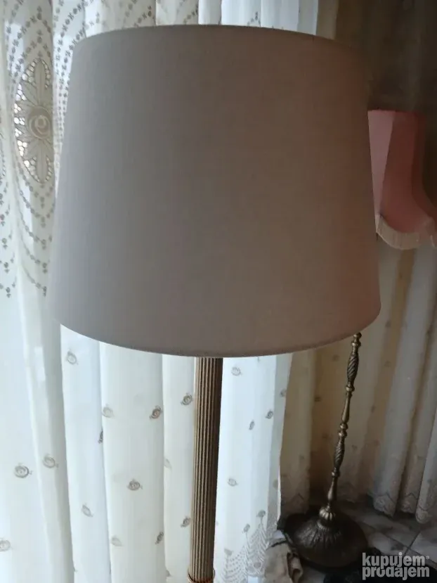 Podna lampa