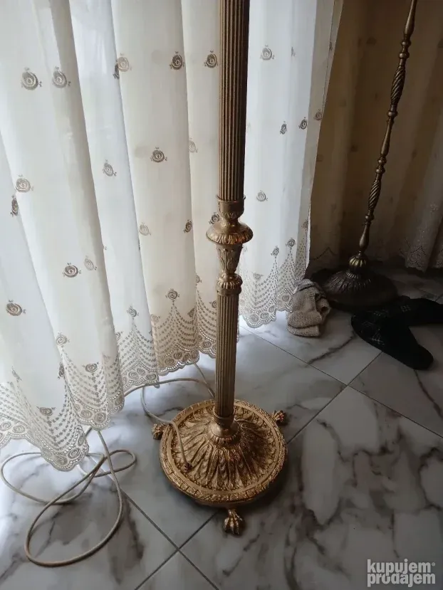 Podna lampa