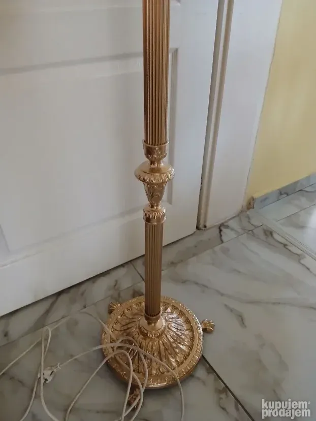 Podna lampa