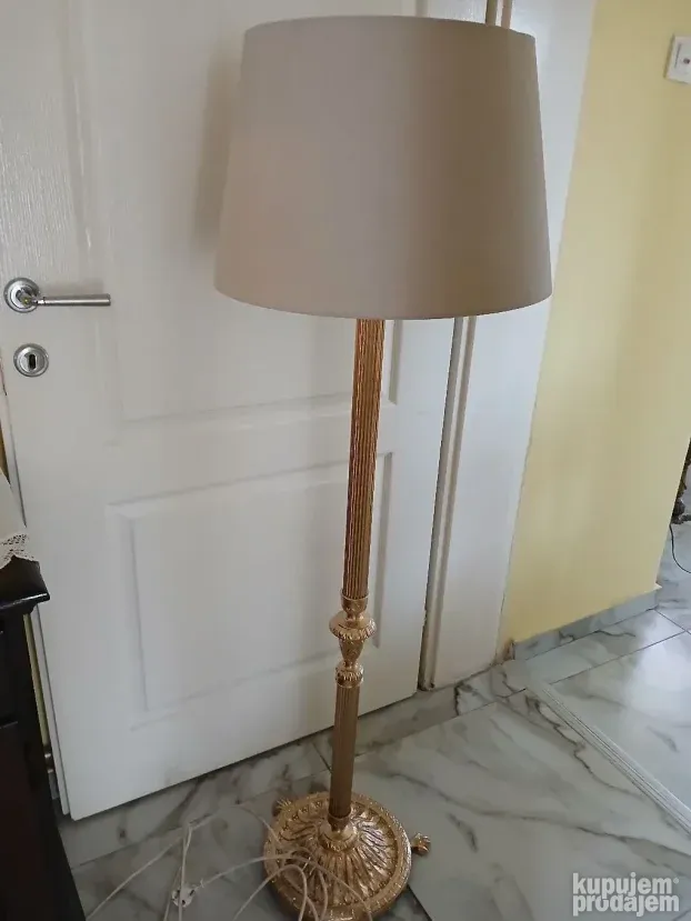 Podna lampa