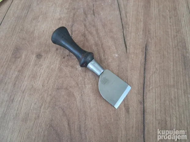 Nož za kožu 42mm.